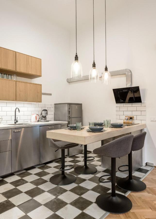 Industrial Fantasy Apartment Budapest Ngoại thất bức ảnh