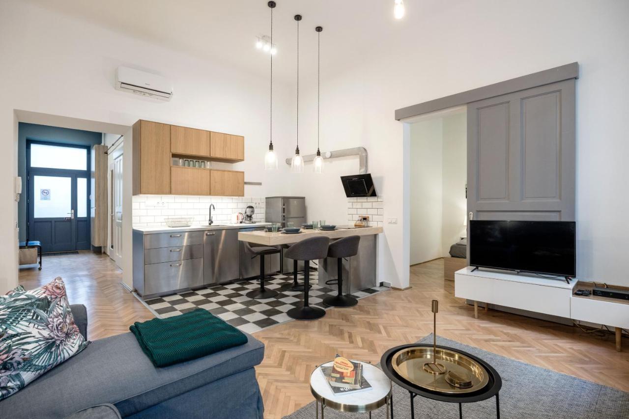 Industrial Fantasy Apartment Budapest Ngoại thất bức ảnh