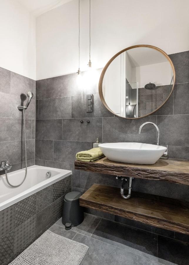 Industrial Fantasy Apartment Budapest Ngoại thất bức ảnh